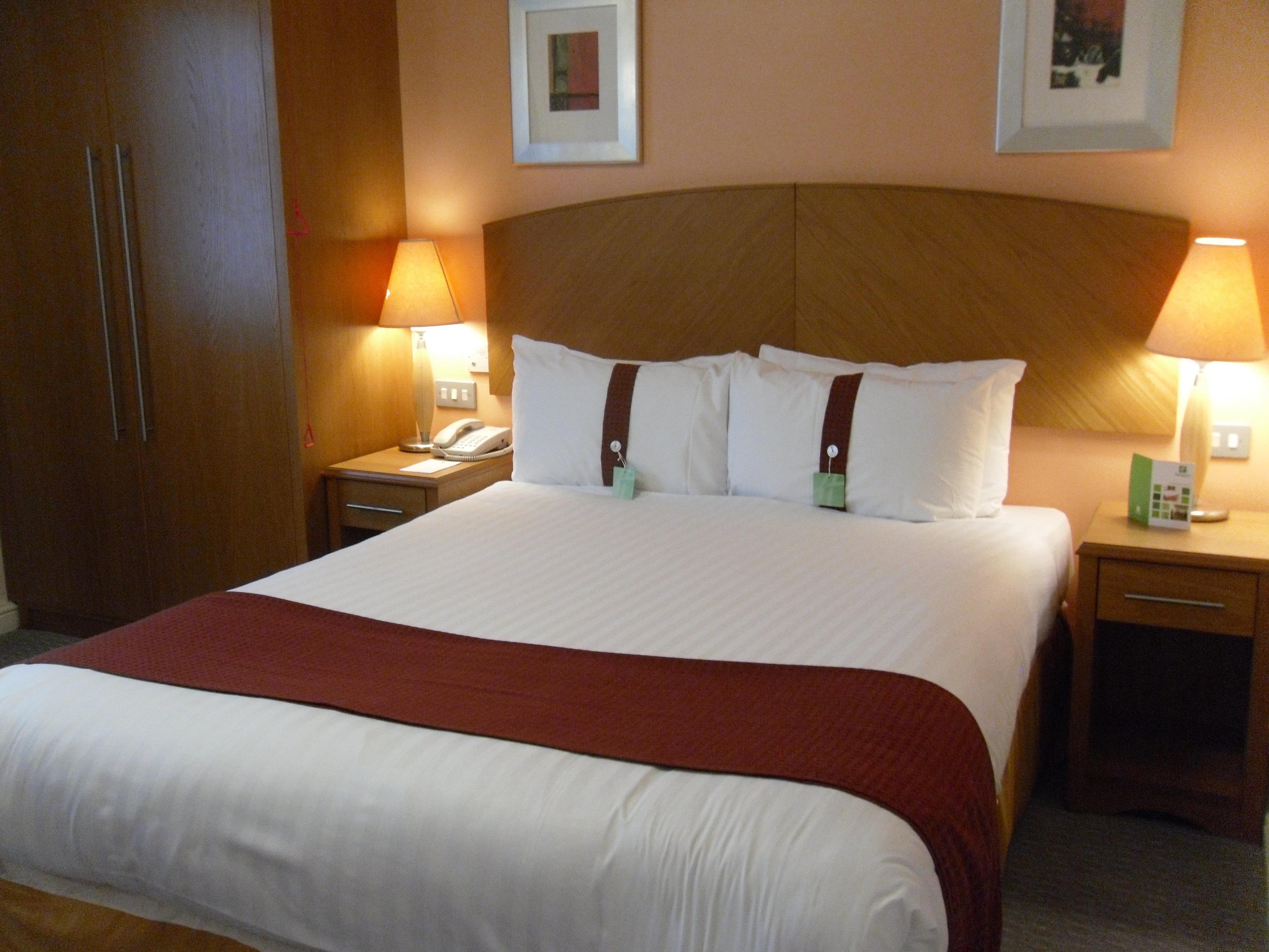 Holiday Inn Manchester West, An Ihg Hotel Exterior photo